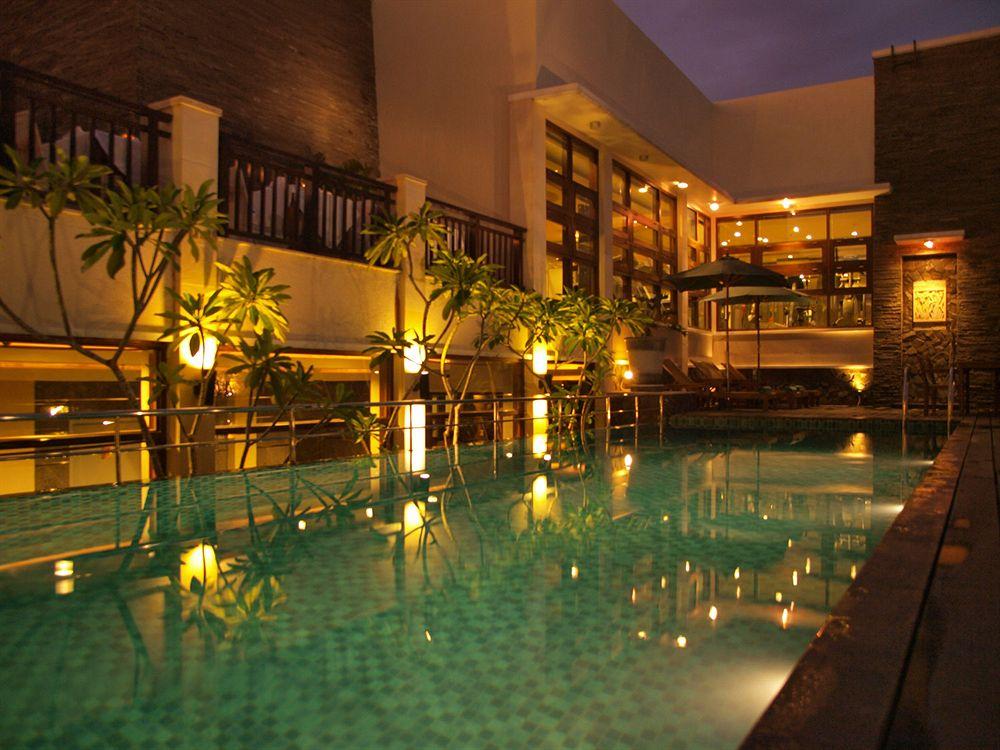 Hotel Santika Pontianak Esterno foto