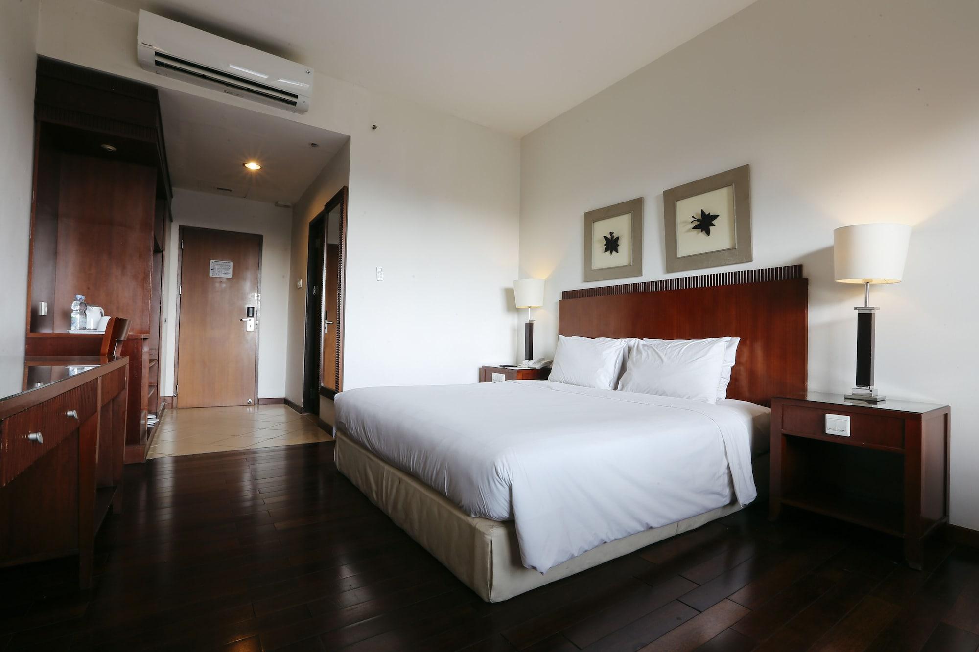 Hotel Santika Pontianak Esterno foto