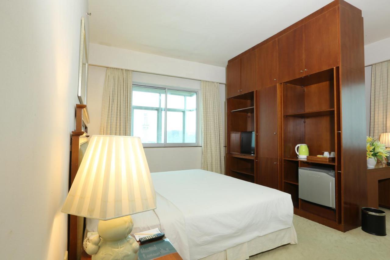Hotel Santika Pontianak Esterno foto